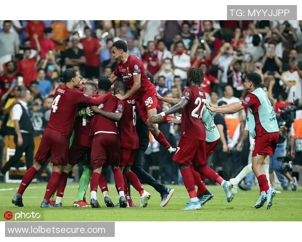 英超激情四射利物浦5-0大胜本菲卡帽子戏法点燃全场热情